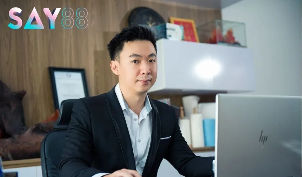 Tiểu sử Tác Giả Phạm Vinh 